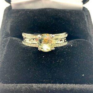 White topaz & tanzanite ring sz 8